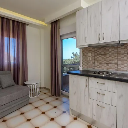 アパート Roula コイニラ