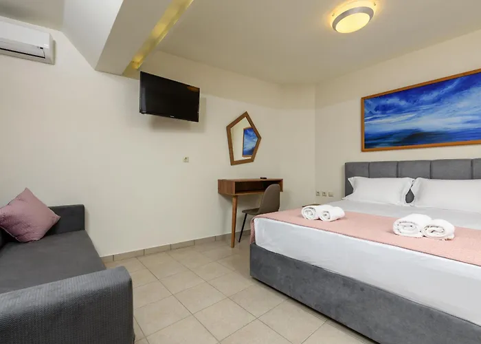 Roula Apartman Kínira