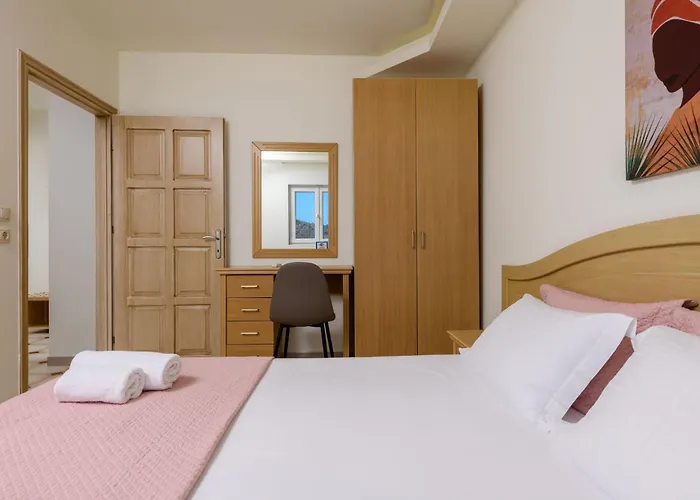 Roula Apartman *