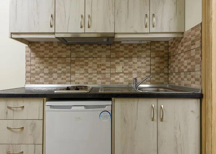 Roula Apartman Kínira