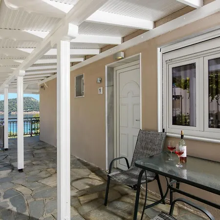 Roula Διαμέρισμα Κοίνυρα