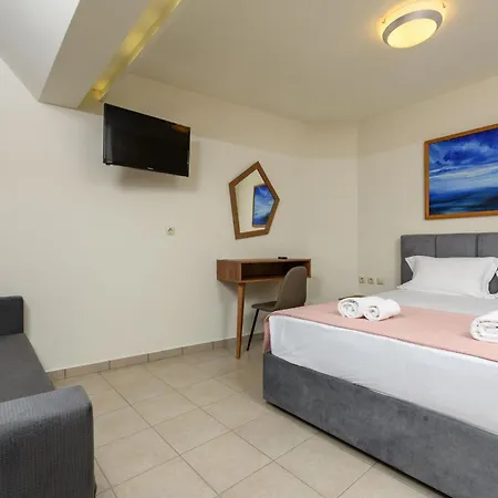 Roula Apartment Kinira